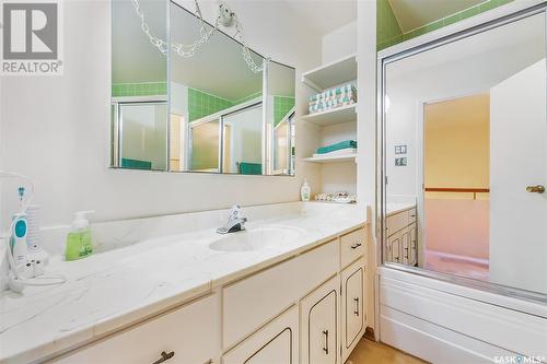 27 Quincy Drive, Regina, SK - Indoor Photo Showing Bathroom