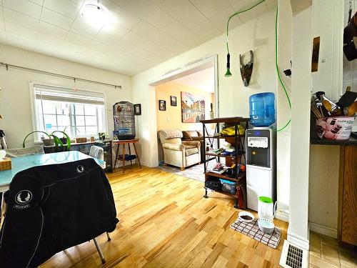 250 Currie Street, Warfield, BC - Indoor Photo Showing Other Room