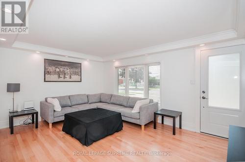 32 Cartwright Avenue, Toronto, ON - Indoor Photo Showing Living Room