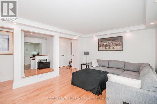 32 Cartwright Avenue, Toronto, ON - Indoor Photo Showing Living Room
