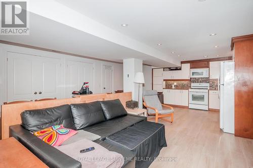 32 Cartwright Avenue, Toronto, ON - Indoor Photo Showing Living Room