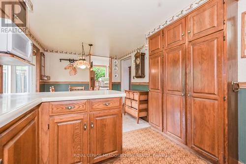 8633 30 Sideroad, Centre Wellington, ON - Indoor Photo Showing Kitchen