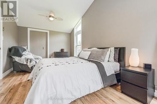 8633 30 Sideroad, Centre Wellington, ON - Indoor Photo Showing Bedroom