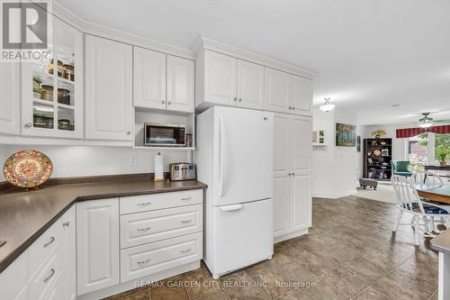 4160 Stanley Street, Lincoln, ON - Indoor Photo Showing Kitchen