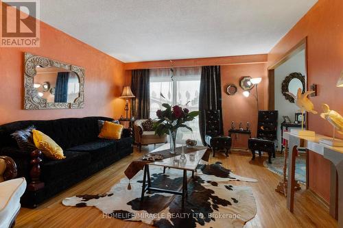 60 Prouse Drive, Brampton, ON - Indoor Photo Showing Living Room