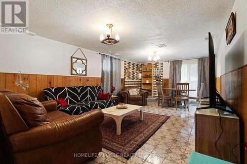 60 Prouse Drive, Brampton, ON - Indoor Photo Showing Living Room