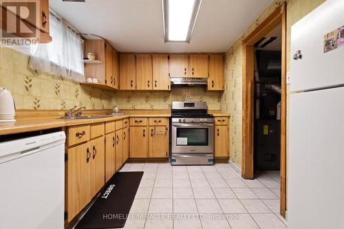 60 Prouse Drive, Brampton, ON - Indoor Photo Showing Kitchen