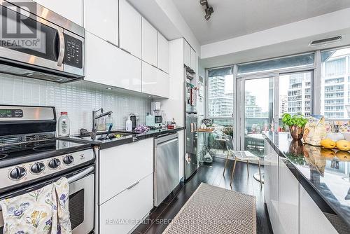 701 - 80 Marine Parade Drive, Toronto (Mimico), ON - Indoor Photo Showing Kitchen With Upgraded Kitchen