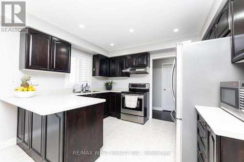 71 Atwood Avenue W, Halton Hills (Georgetown), ON - Indoor Photo Showing Kitchen