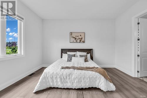 119 Sladden Court, Blue Mountains (Thornbury), ON - Indoor Photo Showing Bedroom