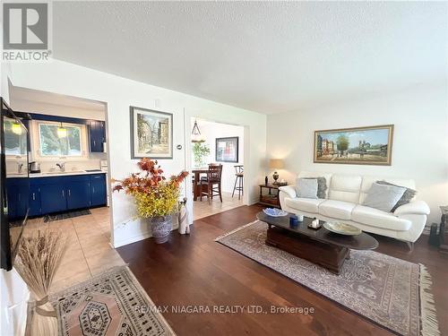 14 Stockwell Road, St. Catharines, ON - Indoor Photo Showing Living Room