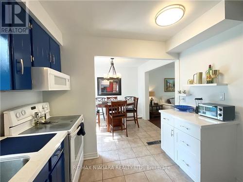 14 Stockwell Road, St. Catharines, ON - Indoor Photo Showing Kitchen