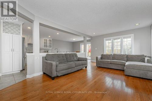 50 Clythe Creek Drive, Guelph, ON - Indoor Photo Showing Living Room