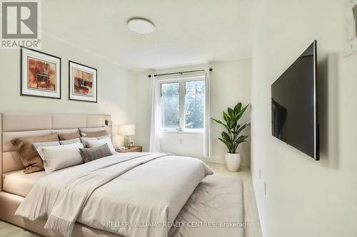 1018 Mississaga Street W, Orillia, ON - Indoor Photo Showing Bedroom