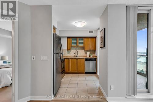 1505 - 225 Sherway Gardens, Toronto W08, ON - Indoor Photo Showing Kitchen