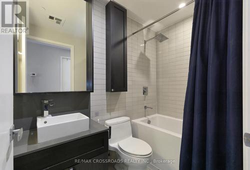 418 - 783 Bathurst Street, Toronto, ON - Indoor Photo Showing Bathroom