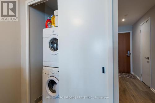 418 - 783 Bathurst Street, Toronto, ON - Indoor Photo Showing Laundry Room