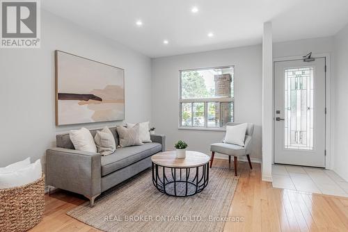 280 Roselawn Avenue, Toronto, ON - Indoor Photo Showing Living Room