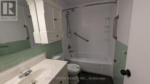 1117 Byron Baseline Road, London, ON - Indoor Photo Showing Bathroom