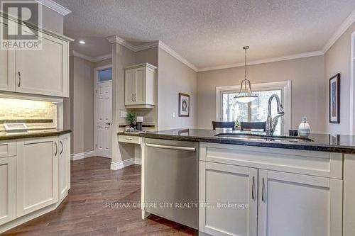 50 Exmoor Place, London, ON - Indoor Photo Showing Kitchen