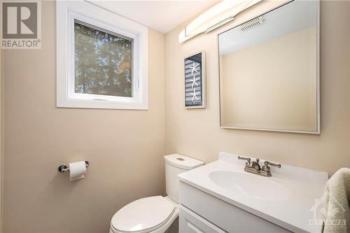 11 Wildbriar Way, Ottawa, ON - Indoor Photo Showing Bathroom