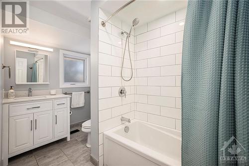 11 Wildbriar Way, Ottawa, ON - Indoor Photo Showing Bathroom