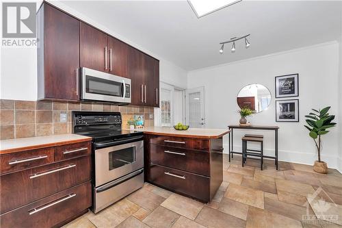 255 Carruthers Avenue, Ottawa, ON - Indoor Photo Showing Kitchen