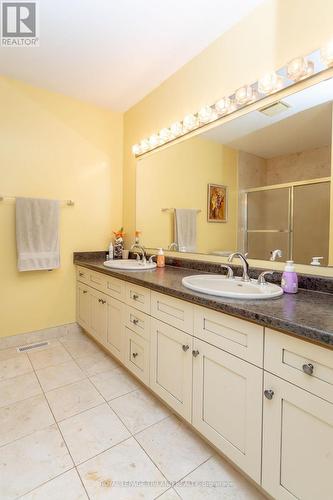 5172 Dundas Street, Thames Centre (Thorndale), ON - Indoor Photo Showing Bathroom