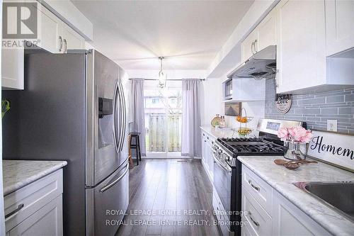 17 - 31 Parker Crescent, Ajax (South West), ON - Indoor Photo Showing Kitchen