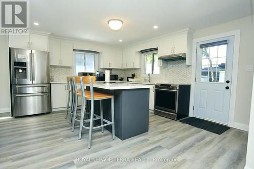 1786 St John Road, Innisfil (Alcona), ON - Indoor Photo Showing Kitchen With Upgraded Kitchen