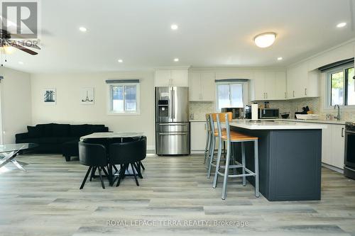 1786 St John Road, Innisfil (Alcona), ON - Indoor Photo Showing Kitchen