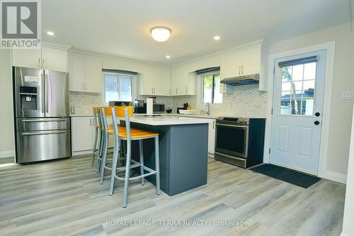 1786 St John Road, Innisfil, ON - Indoor Photo Showing Kitchen With Upgraded Kitchen