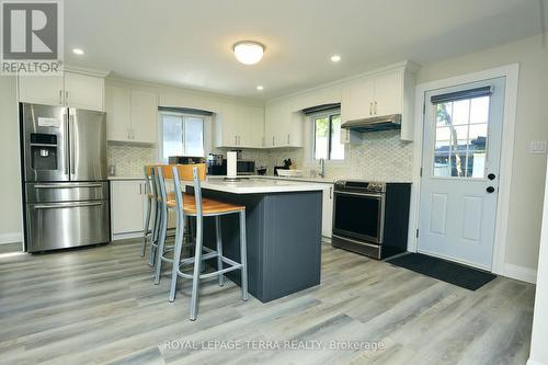 1786 St John Road, Innisfil, ON - Indoor Photo Showing Kitchen With Upgraded Kitchen