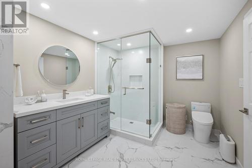 1104 - 100 Lakeshore Road E, Oakville, ON - Indoor Photo Showing Bathroom