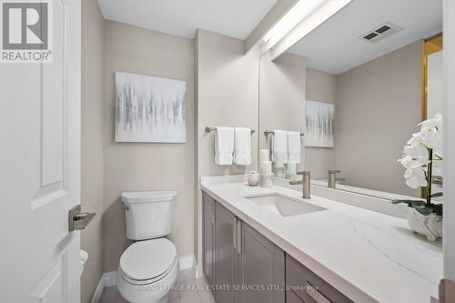 1104 - 100 Lakeshore Road E, Oakville, ON - Indoor Photo Showing Bathroom