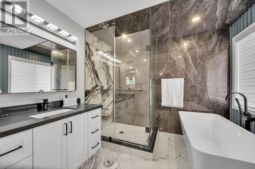 4086 Donnic Drive, Burlington (Alton), ON - Indoor Photo Showing Bathroom