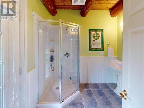 4304 Sanderson Road, Texada Island, BC - Indoor Photo Showing Bathroom