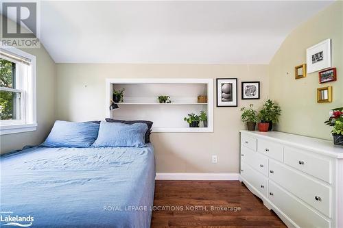 63 Maple Street, Collingwood, ON - Indoor Photo Showing Bedroom