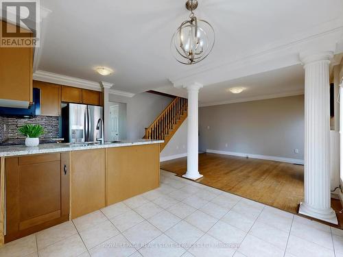 3064 Stornoway Circle, Oakville, ON - Indoor Photo Showing Kitchen