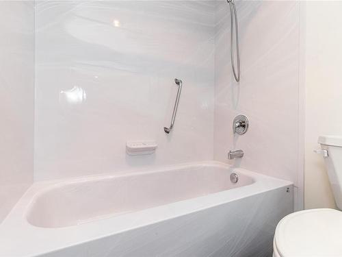 301-647 Michigan St, Victoria, BC - Indoor Photo Showing Bathroom