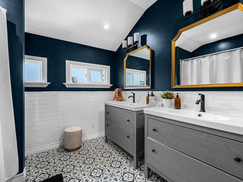 511 Brink Street, Ashcroft, BC - Indoor Photo Showing Bathroom