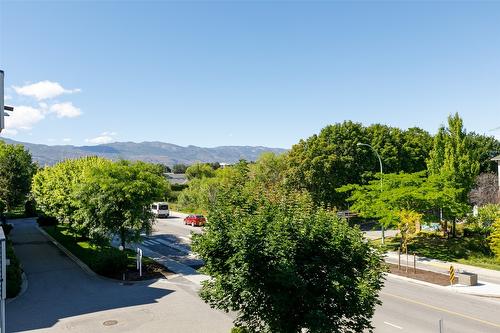 202-3157 Casorso Road, Kelowna, BC - Outdoor With View