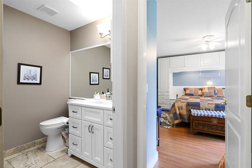 108-650 Lexington Drive, Kelowna, BC - Indoor Photo Showing Bathroom