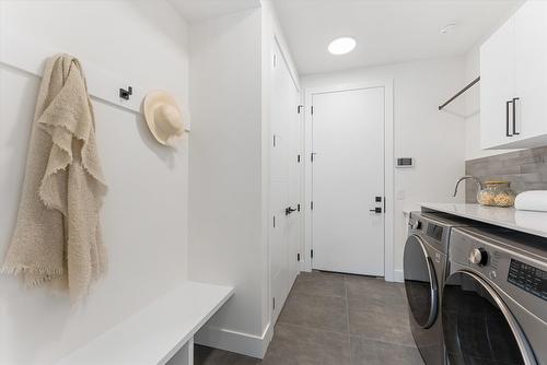 3462 Hilltown Close, Kelowna, BC - Indoor Photo Showing Laundry Room