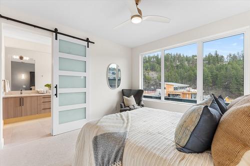 3462 Hilltown Close, Kelowna, BC - Indoor Photo Showing Bedroom