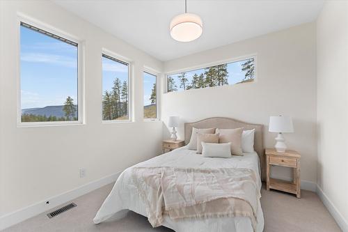 3462 Hilltown Close, Kelowna, BC - Indoor Photo Showing Bedroom