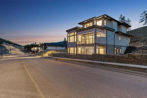 3462 Hilltown Close, Kelowna, BC - Outdoor