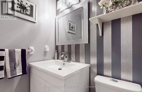 14 Clyde Road, Brampton, ON - Indoor Photo Showing Bathroom