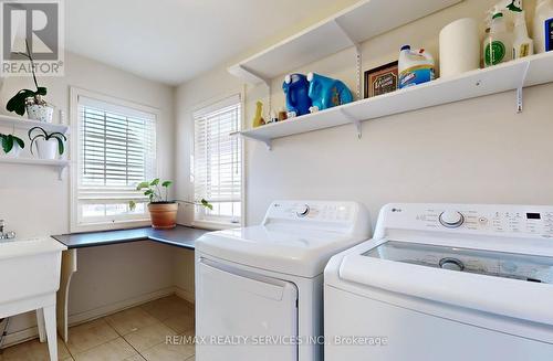 14 Clyde Road, Brampton, ON - Indoor Photo Showing Laundry Room