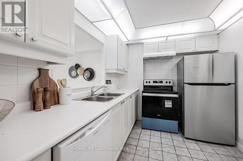 407 - 88 Corporate Drive, Toronto E09, ON - Indoor Photo Showing Kitchen With Double Sink